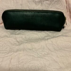 Portland Leather Black Leather sidekick pouch
